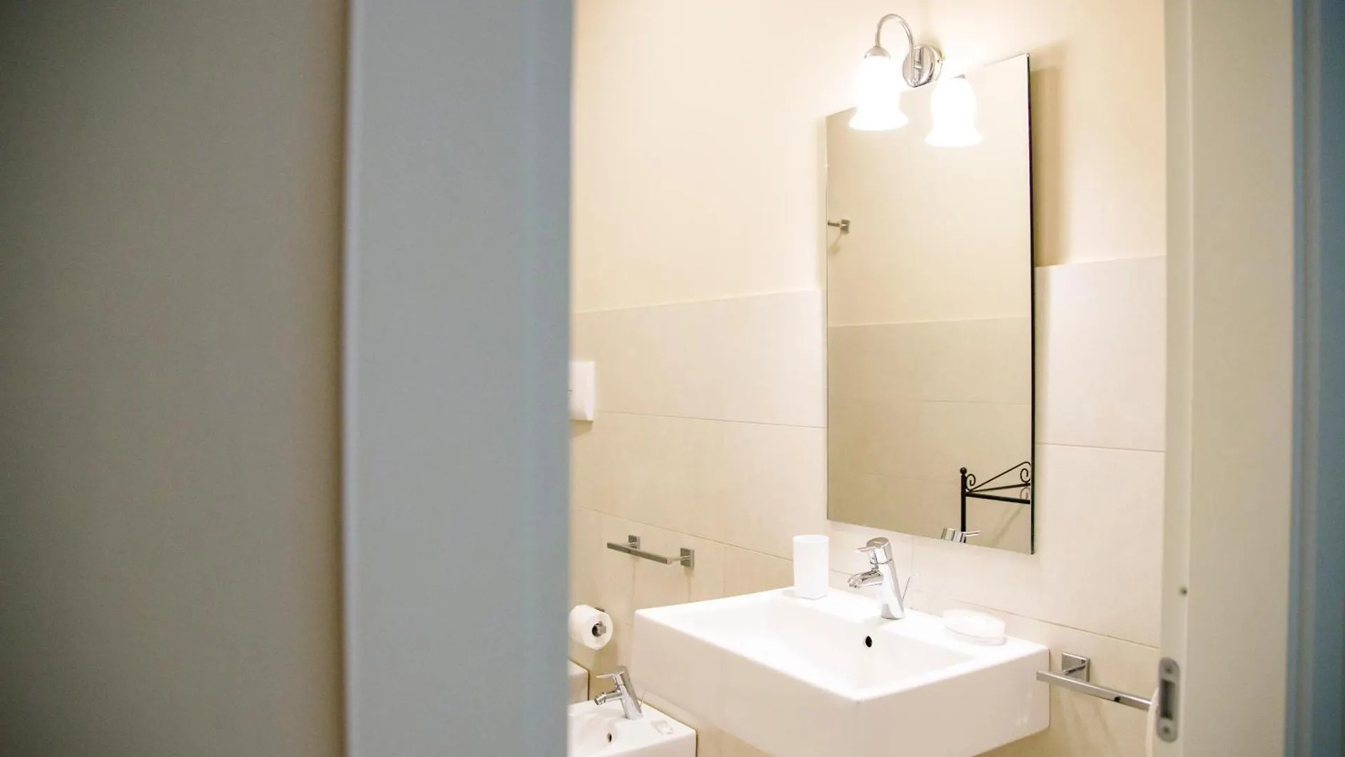 Hotel Central Gallery Rooms- Palazzo D'Ali' Staiti XIX Trapani