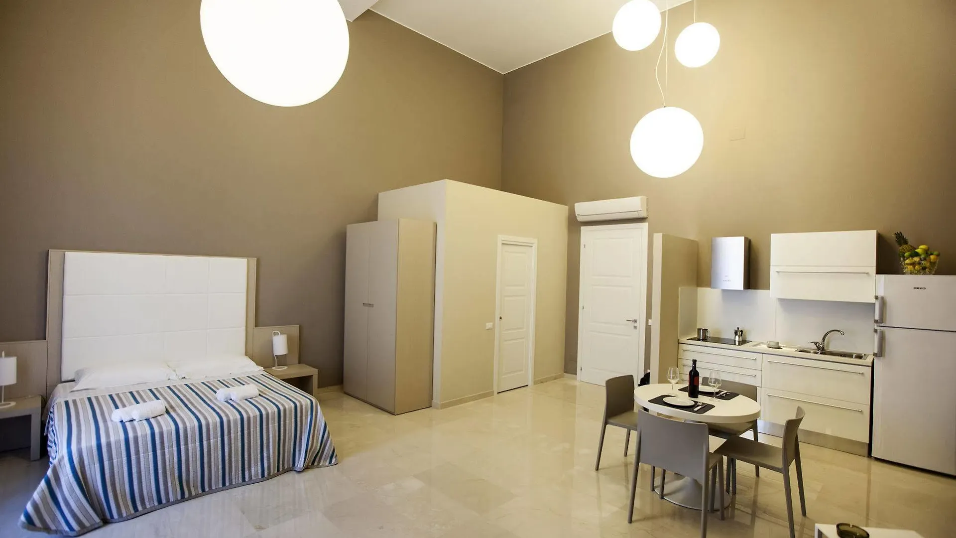 Central Gallery Rooms Trapani Hotel